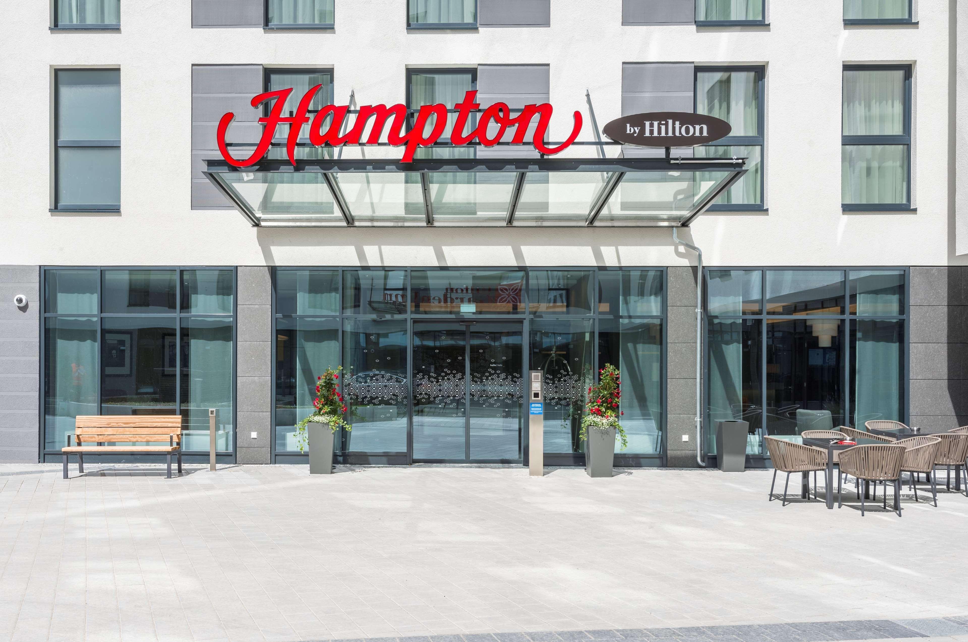 Hampton By Hilton West