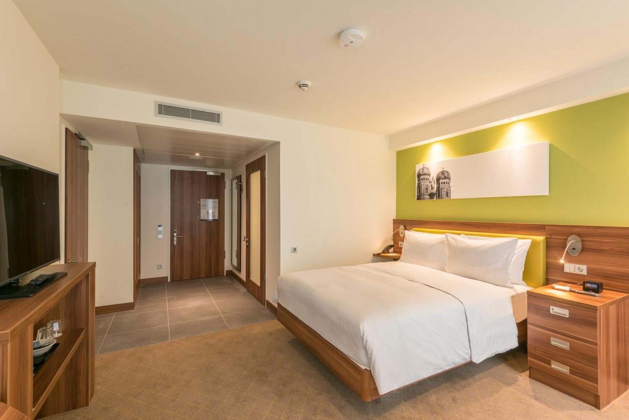 Hampton By Hilton West 3* Munich