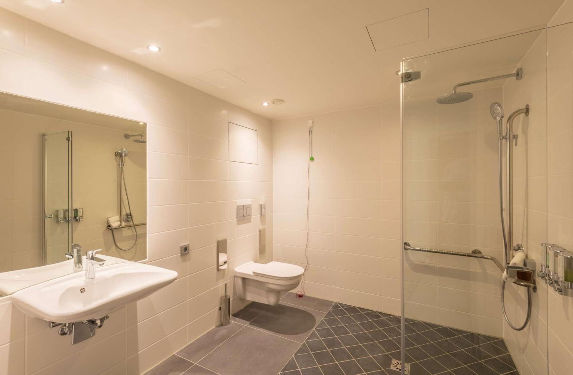 Hampton By Hilton West 3* Munich